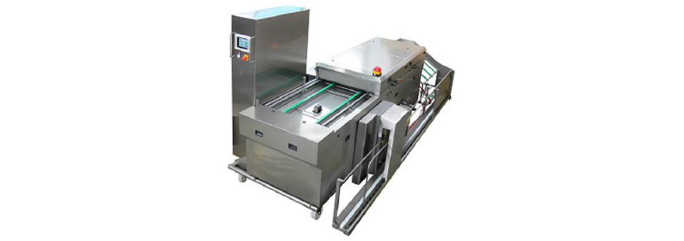 Blechwaschmaschine BWM INDUSTRIE – Effiziente Nassreinigung von Backblechen - Effiziente Nassreinigung von Backblechen, ob randlose oder 4-Randbleche - die BWM macht alles wieder sauber. Blechwaschmaschine BWM INDUSTRIE